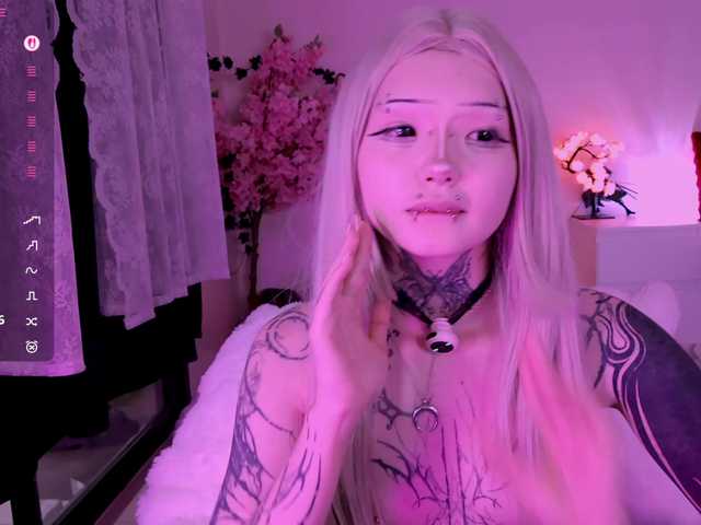 Leinbone's BongaCams show and profile