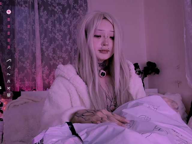 Leinbone's BongaCams show and profile