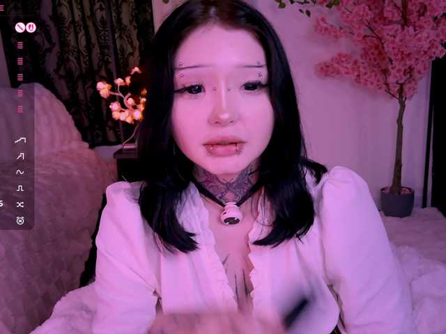 Leinbone's BongaCams show and profile