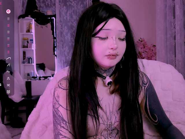 Leinbone's BongaCams show and profile