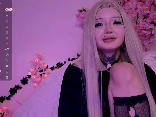 Leinbone's BongaCams show and profile