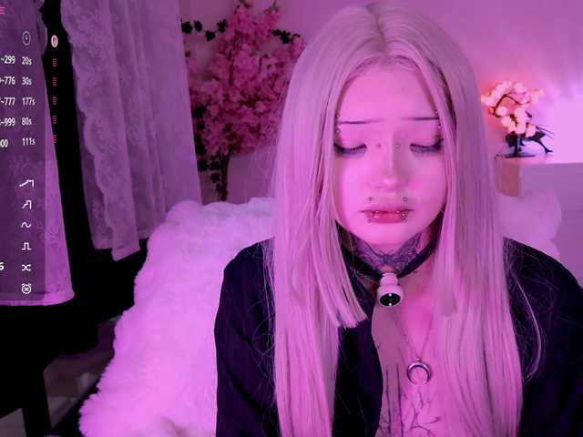 Leinbone's BongaCams show and profile