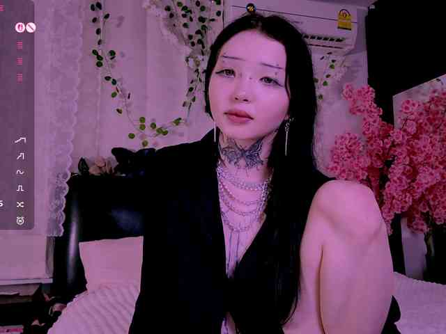 Leinbone Live Webcam on BongaCams