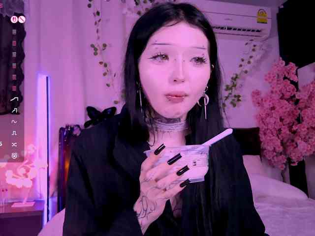 Leinbone Live Webcam on BongaCams