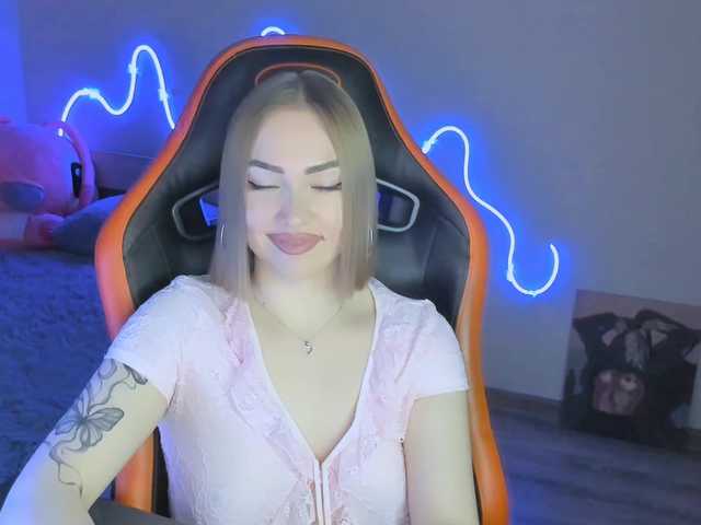 LaraKrein-lk's BongaCams show and profile