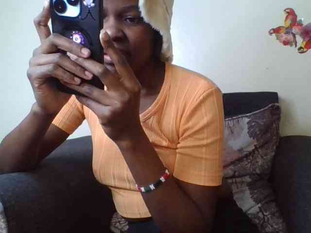 Prettylittlemuffin webcam