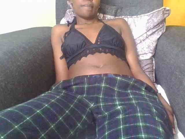 Prettylittlemuffin webcam