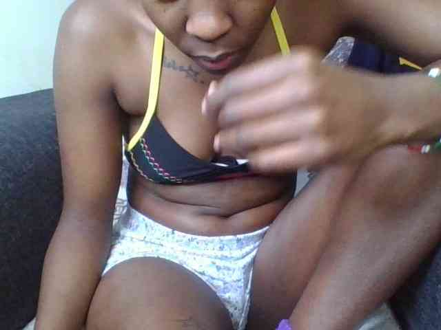 Prettylittlemuffin webcam