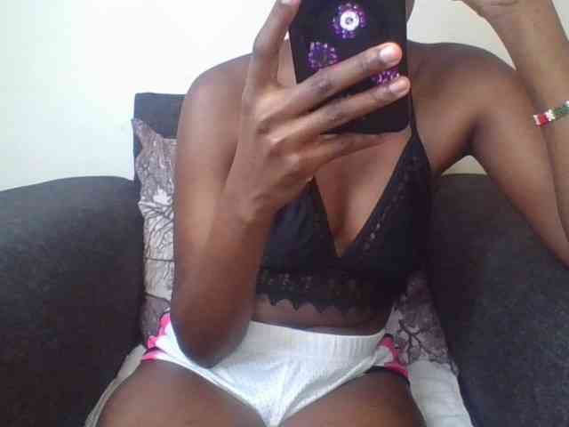 Prettylittlemuffin webcam