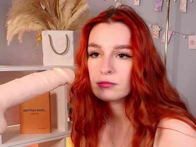 Модель: KatleenMendoza