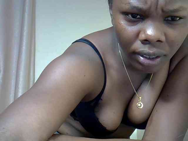 sexxy-bitch webcam