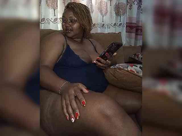 Sexybitcchy webcam