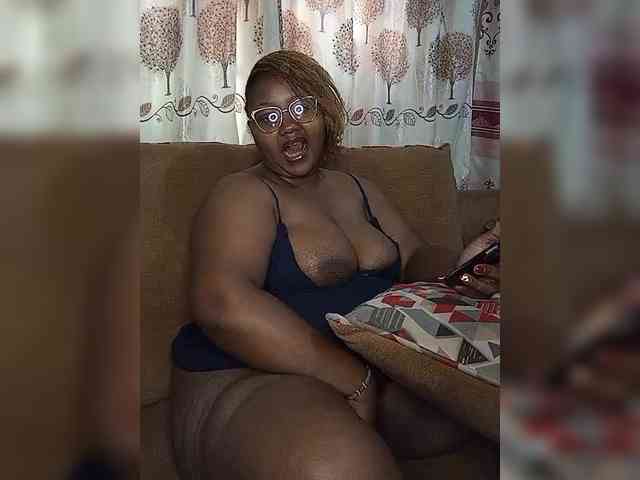 Sexybitcchy webcam