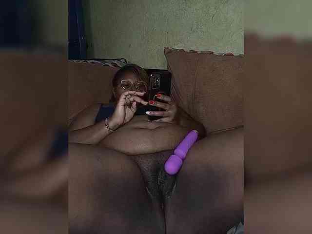 Sexybitcchy webcam