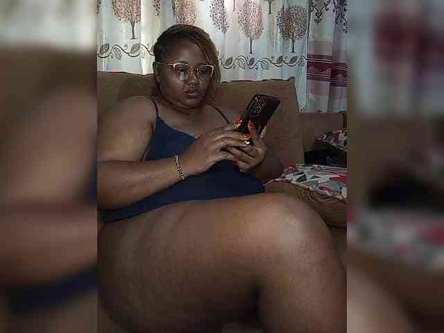 Sexybitcchy webcam