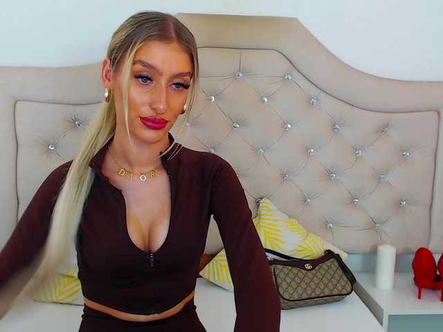  NatalieFlirt chat room