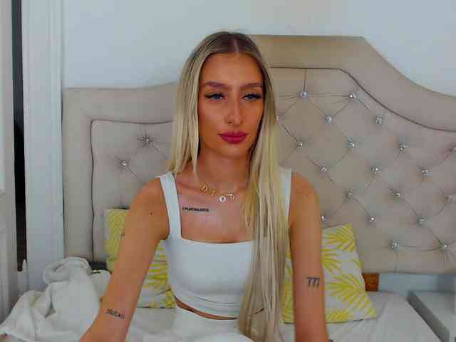 NatalieFlirt webcam