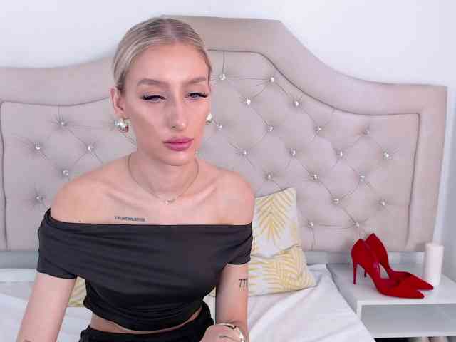 NatalieFlirt webcam