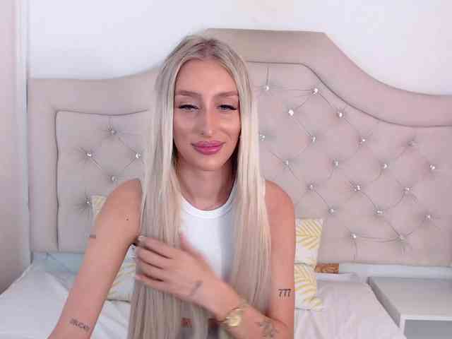 NatalieFlirt webcam