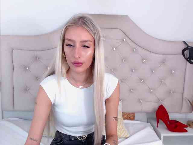 NatalieFlirt webcam