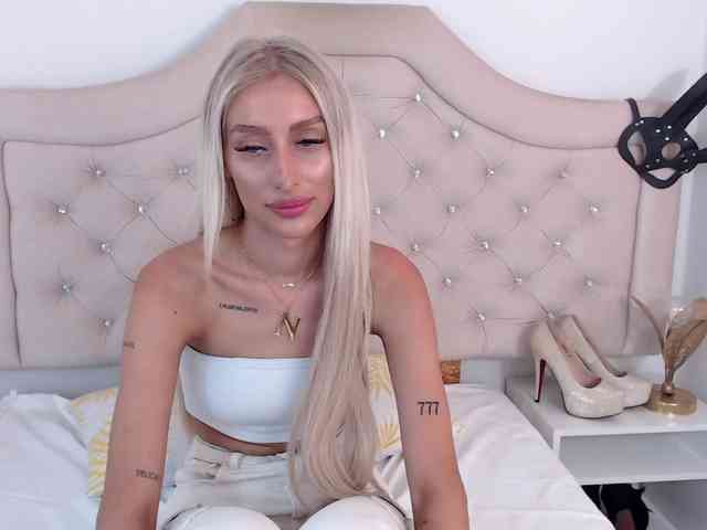 NatalieFlirt webcam