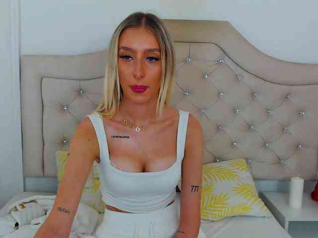 NatalieFlirt webcam