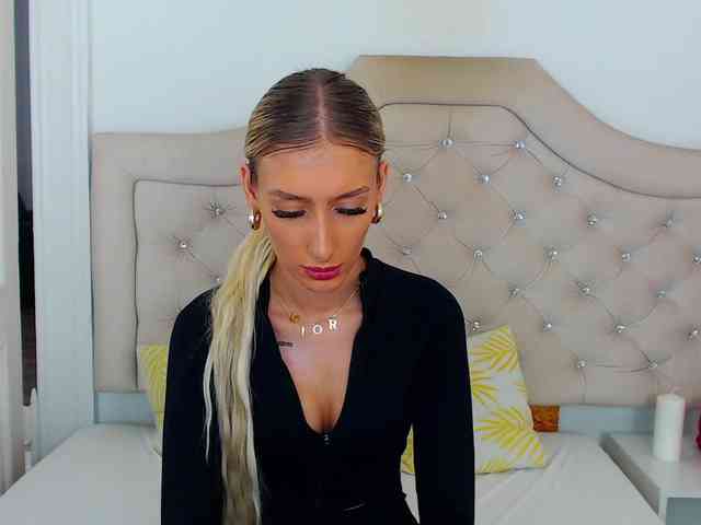 NatalieFlirt webcam