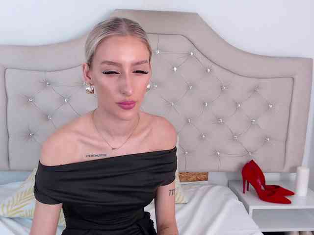 NatalieFlirt webcam