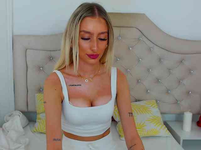 NatalieFlirt webcam