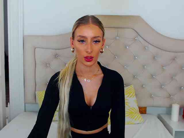 NatalieFlirt webcam