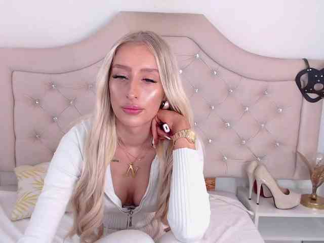 NatalieFlirt webcam