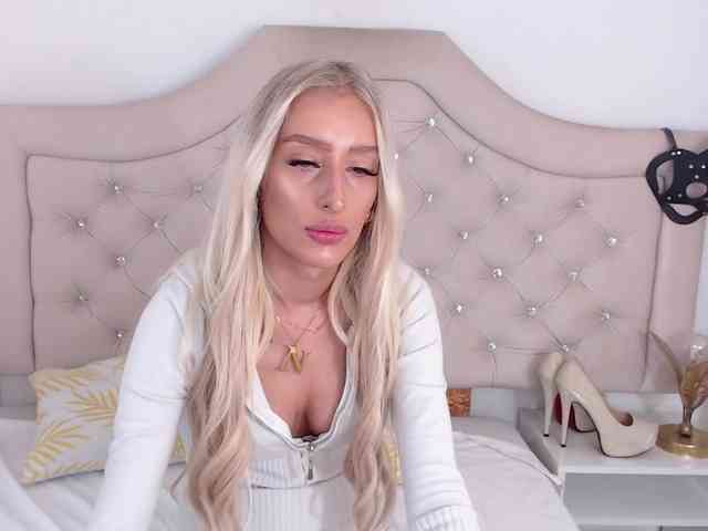 NatalieFlirt webcam