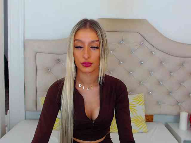 NatalieFlirt webcam