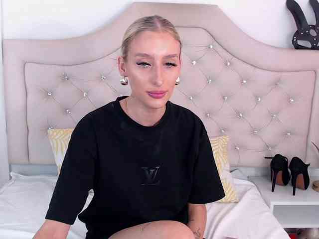 NatalieFlirt webcam