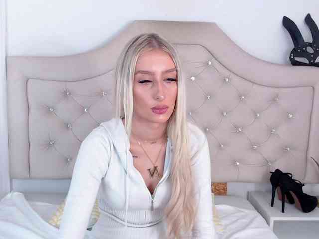 NatalieFlirt webcam