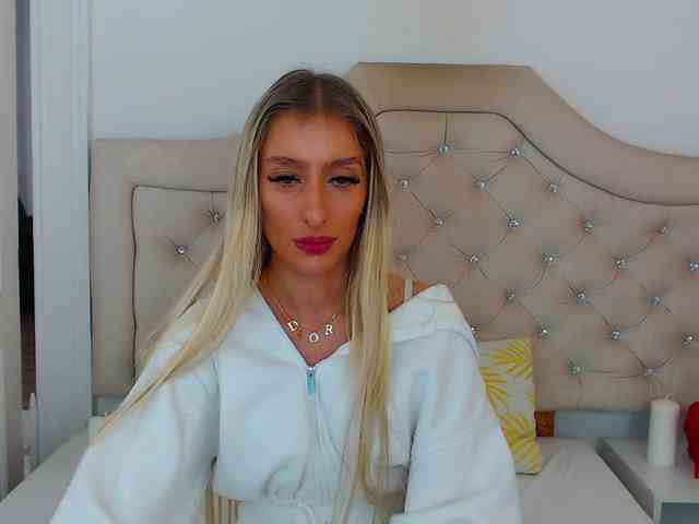 NatalieFlirt webcam