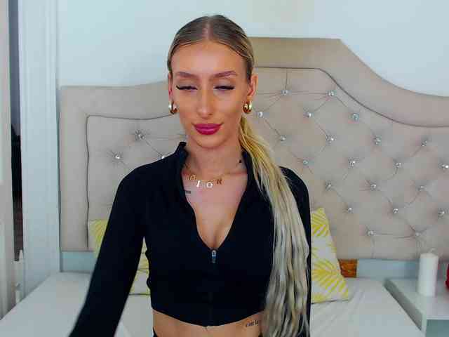 NatalieFlirt webcam