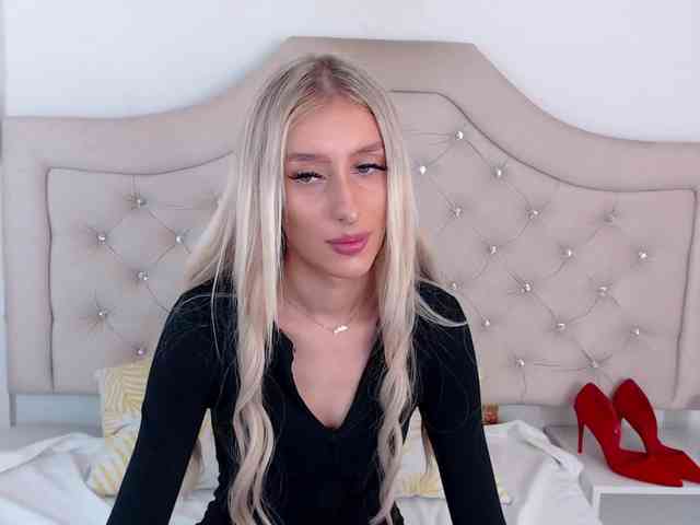 NatalieFlirt webcam