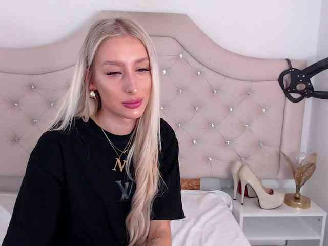 NatalieFlirt webcam