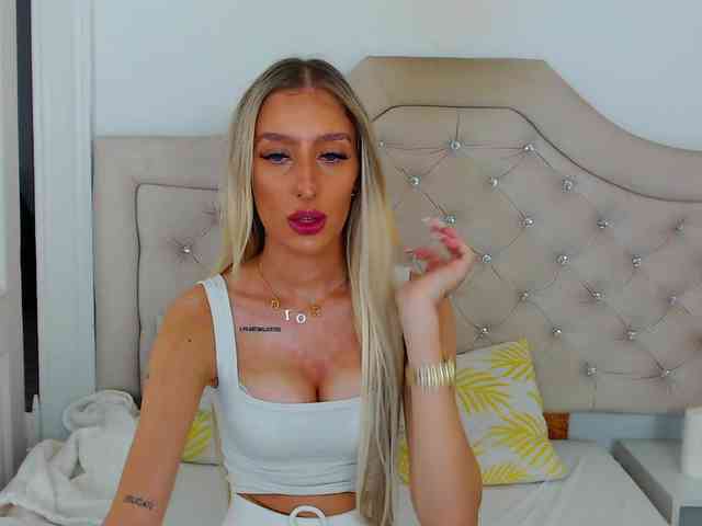NatalieFlirt webcam