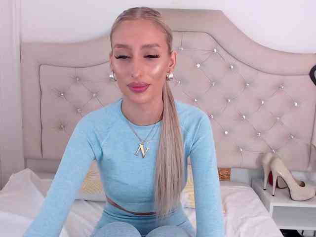 NatalieFlirt webcam