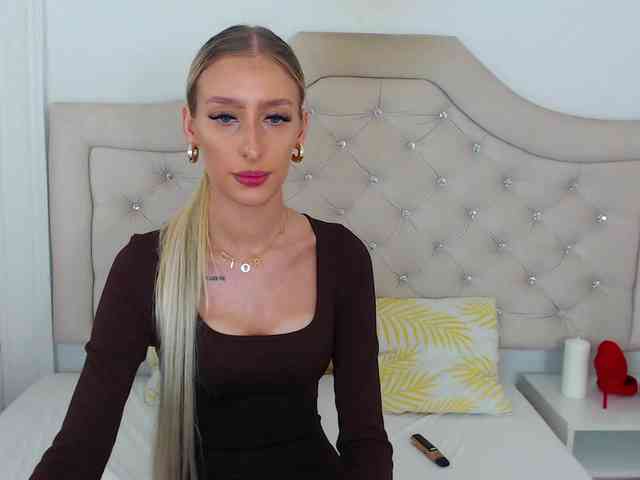 NatalieFlirt webcam
