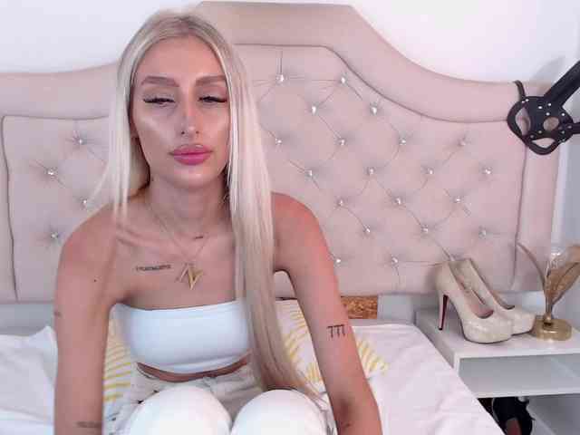 NatalieFlirt webcam