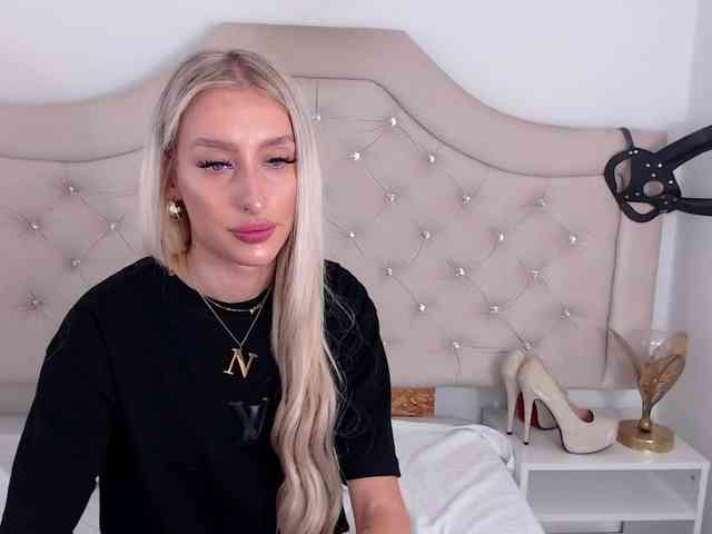 NatalieFlirt webcam
