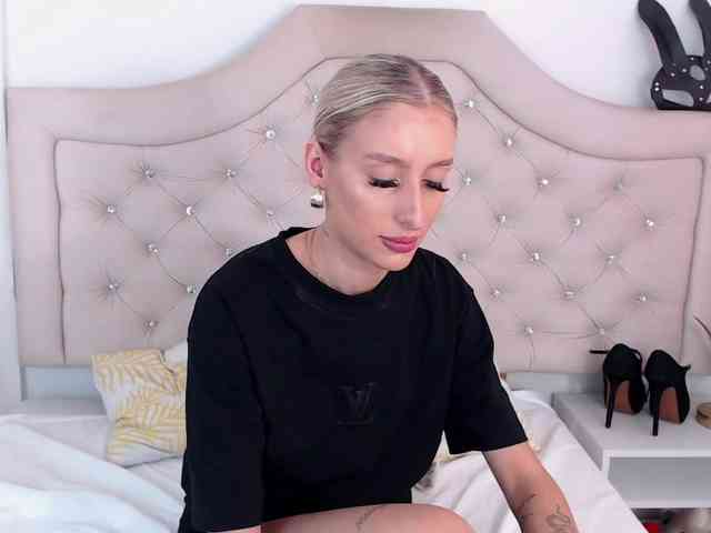 NatalieFlirt webcam