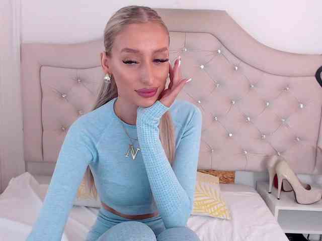 NatalieFlirt webcam