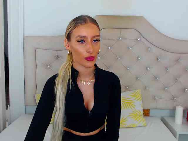 NatalieFlirt webcam