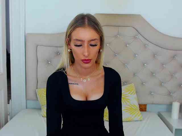 NatalieFlirt webcam
