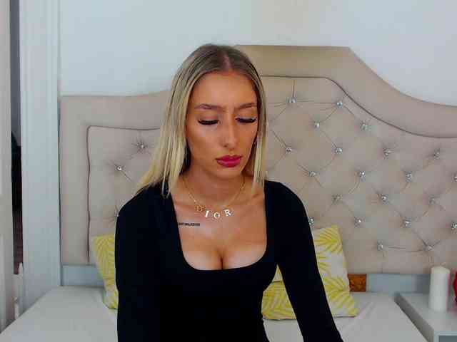 NatalieFlirt webcam