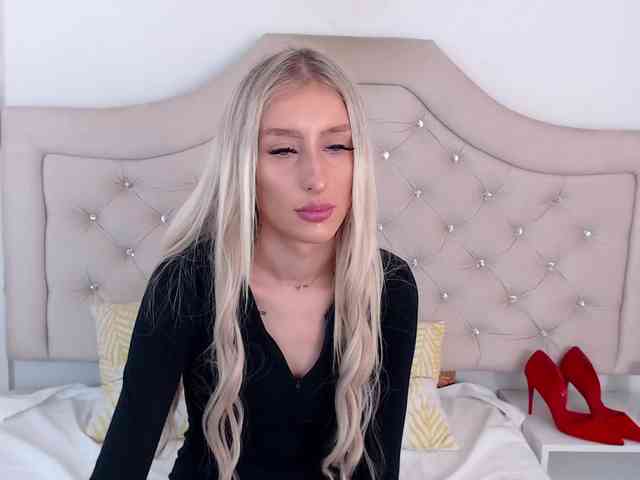 NatalieFlirt webcam